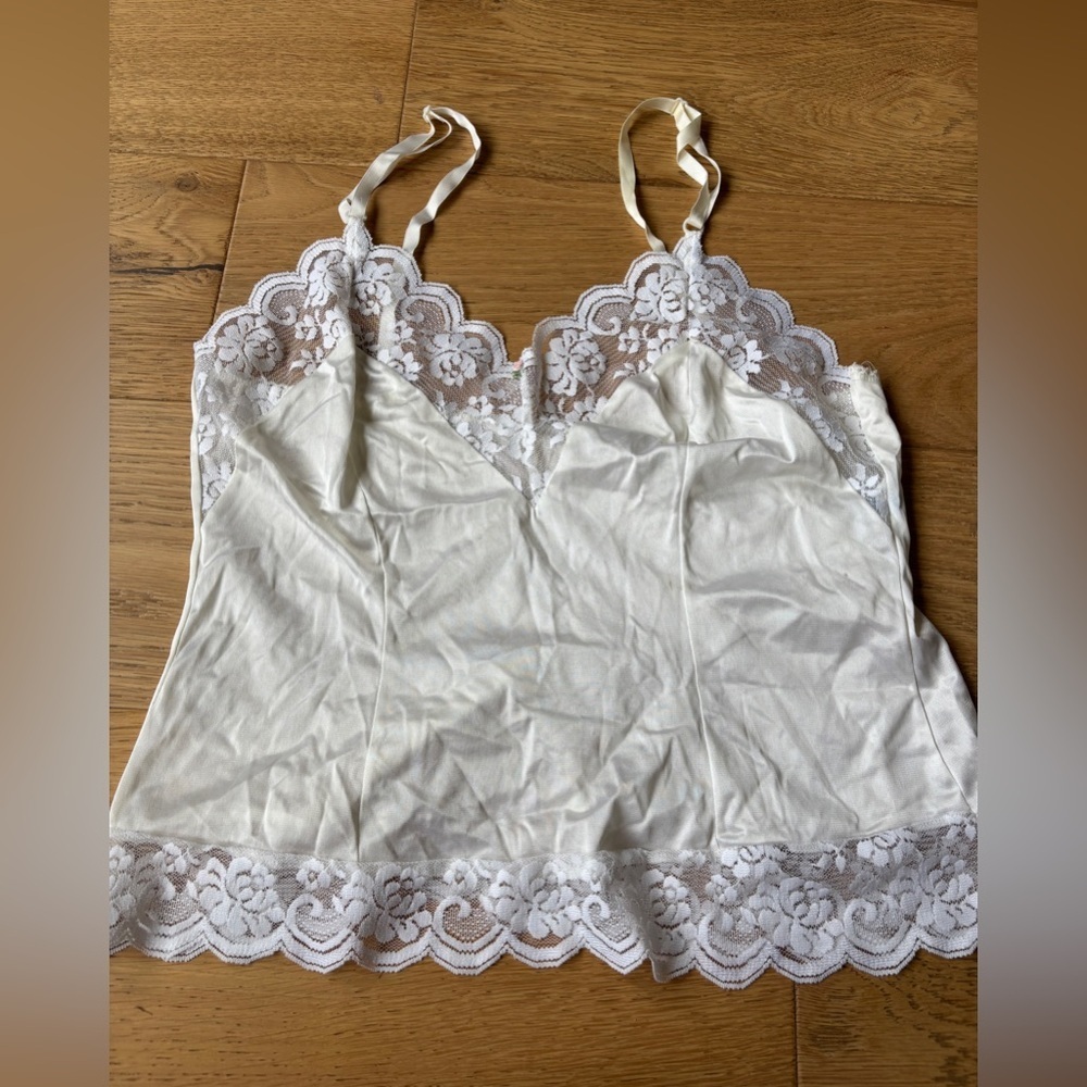 VTG 80’s sears lace trim lingerie top womens 34/medium